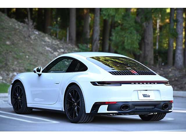 ・当たり前のことですが、嘘偽り無く車輌の状態を明確に提示しております。第三者査定機関による査定書をお付けしております。綺麗なだけではなく客観的な判断で安心して購入して頂ける事が大切だと考えます。