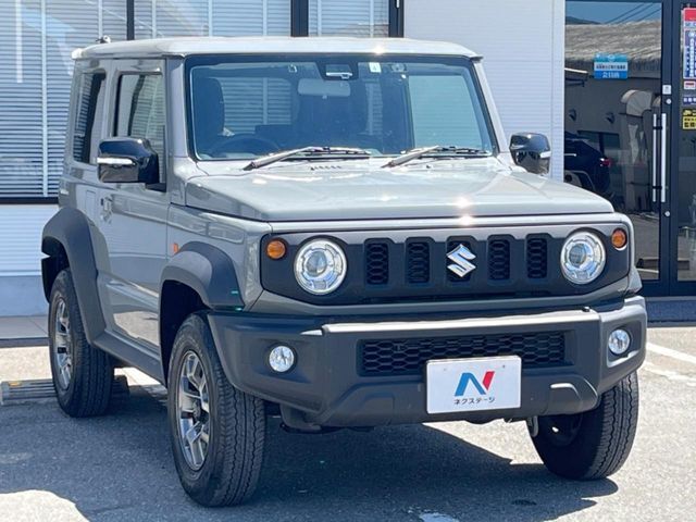 大好評のボディコーティング「弾スプラッシュコート」もご納車までに施工可能。通常のガラスコートと異なる、耐久年数6年の無機質ガラスコーティングが、ボディをキレイな状態に保ってくれます。