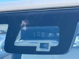 【スズキ　セーフティサポート】走行中に前方の車両等を認識し、衝突しそうな時は警報とブレーキで衝突回避と被害軽減をアシスト。より安全にドライブをお楽しみいただけます。