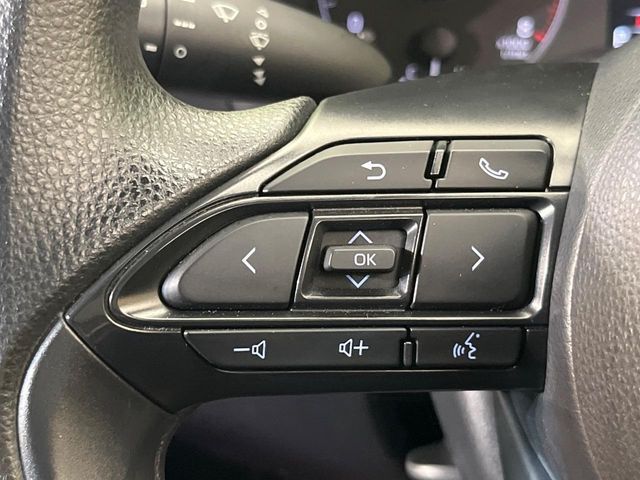 【ステアリングスイッチ】運転中、前方から目線をそらすことなく、オーディオ等の操作が可能な便利機能！安心＆快適なドライブを演出してくれます♪
