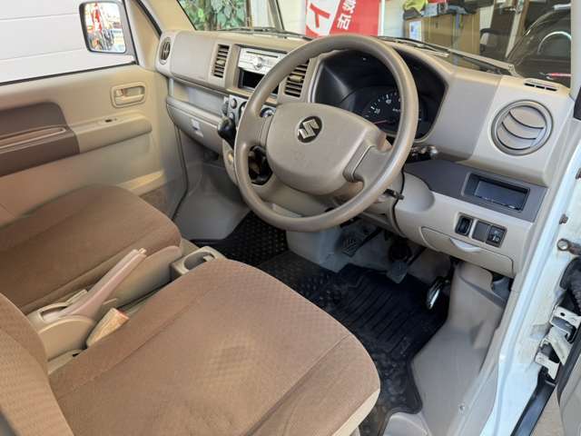 内装清掃済　エアコン　パワーウインドウ　キーレス　5速マニュアル