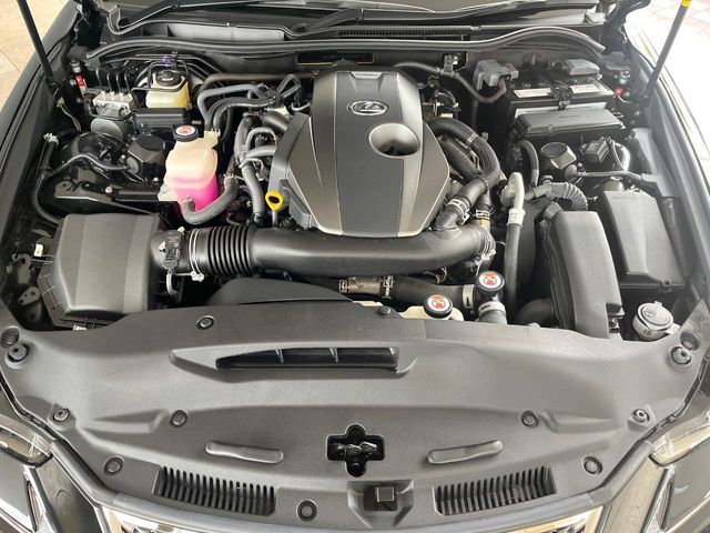 親切・丁寧な専門メカニックスタッフが応対！・車検・点検整備・事故等の修理などアフターサービスも安心。お車のカスタマイズもネクステージのサービススタッフまでご相談ください！