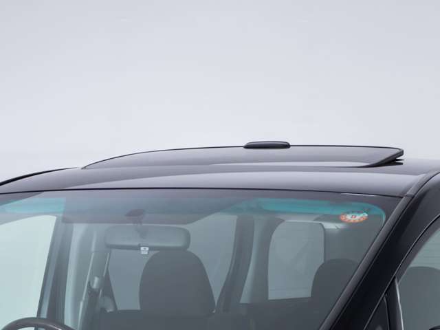 稀少装備サンルーフ搭載！！全国的にも数が少なく希少性の高い装備の一つです。フルオープンやチルトアップも可能！！ドライブをさらに快適にしてくれる装備の一つです！！