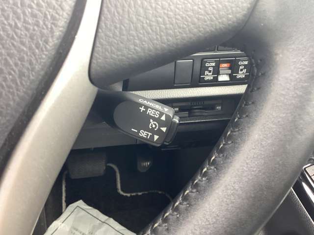 オートクルーズコントロール付きです！！高速道路の長距離運転でのアクセル操作をサポートしてくれます。