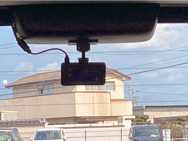 リアドライブレコーダーも装備！後方画像も録画します☆より安心です！