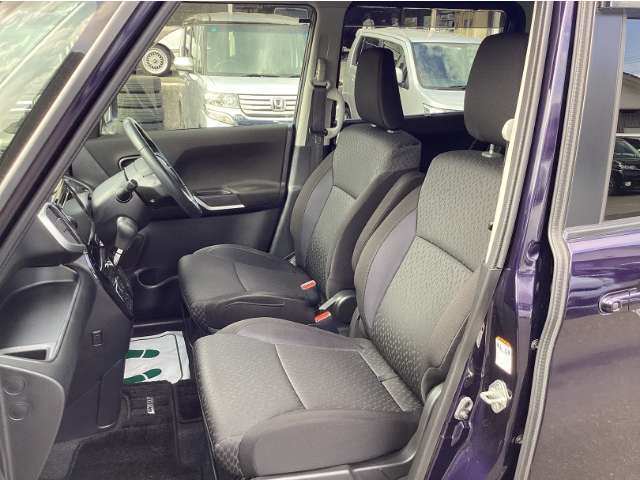 内装ルームクリーニング済みです。しっかり綺麗にしていますので、是非、お確かめください。納車時にはもう一度キレイにいたしますよ！