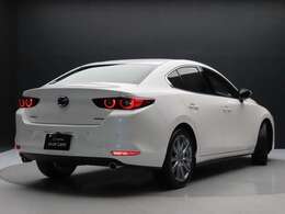 ☆スノーフレイクホワイトパールマイカのMAZDA3☆