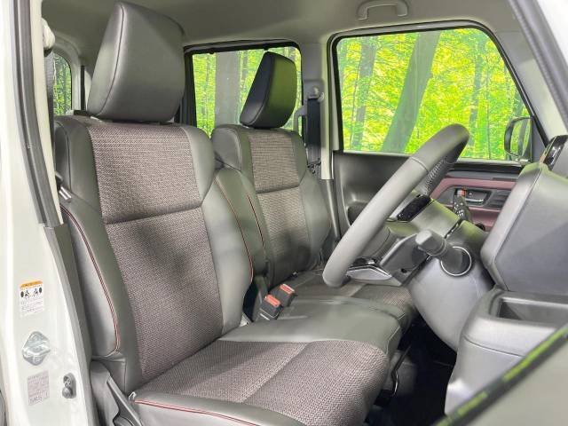 運転席シート廻りは使用感も少なく、良好な状態となっています。丁寧に使われていたことがよくわかりますね。