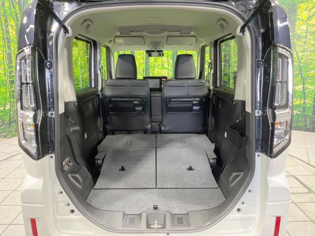 普段のお買い物や通勤、送迎等に十分な荷室スペースを確保しております。セカンドシートを倒すと、大きな荷物の積載も可能です♪