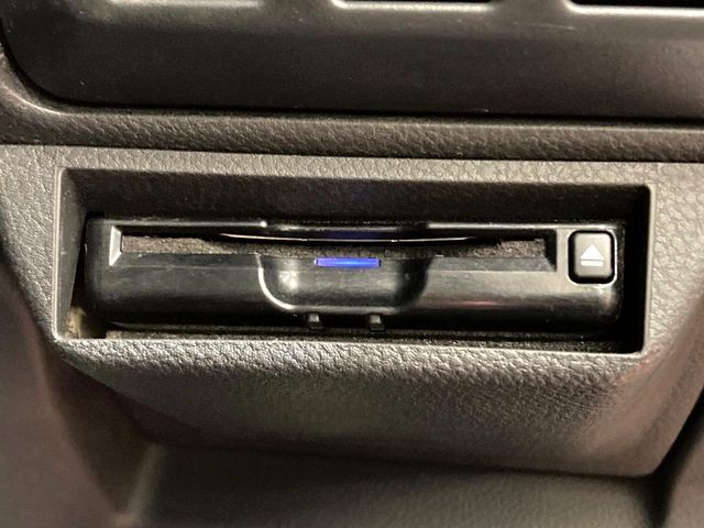 【ETC】高速道路の料金所をストレスなく通過！話題のスポットやサービスエリアに多い「スマートIC」利用時は必須のアイテムです。当店でセットアップを実施、ご納車当日からすぐにご利用いただけます！