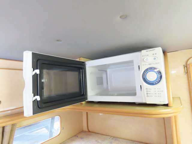 東海地区最大級の全天候型屋内ショールーム！！豊富な在庫量♪毎日がキャンピングカーショーで見て触って、ゆっくりとご覧いただけます。