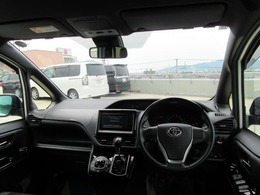 見通しのよいすっきりとした視界で、誰でも運転しやすいです。運転のしやすさは疲れにくさにも繋がりますよ♪