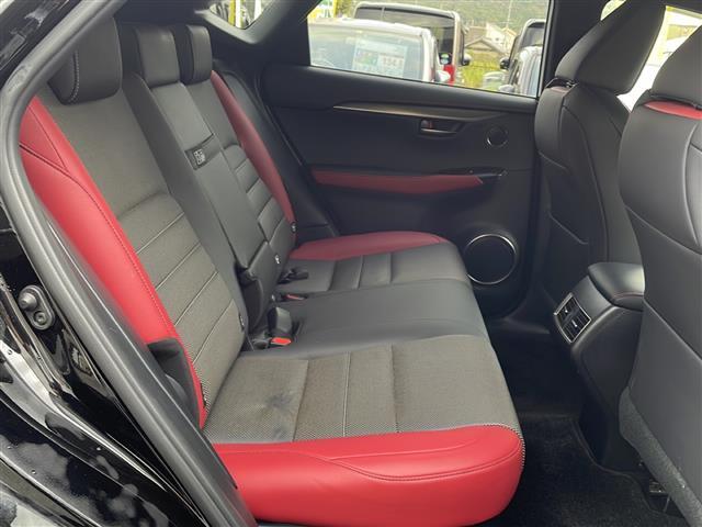 【後部座席】『後部座席周辺』の画像になります。写真の内容に関してご不明点、ご質問等がございましたらお気軽にガリバー店舗までお問い合わせください。