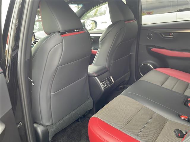 【後部座席】『後部座席周辺』の画像になります。写真の内容に関してご不明点、ご質問等がございましたらお気軽にガリバー店舗までお問い合わせください。