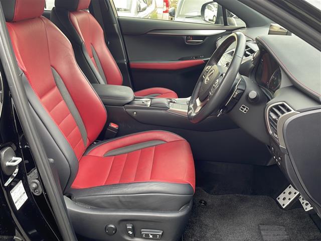 【運転席】『運転席周辺』の画像になります。写真の内容に関してご不明点、ご質問等がございましたらお気軽にガリバー店舗までお問い合わせください。