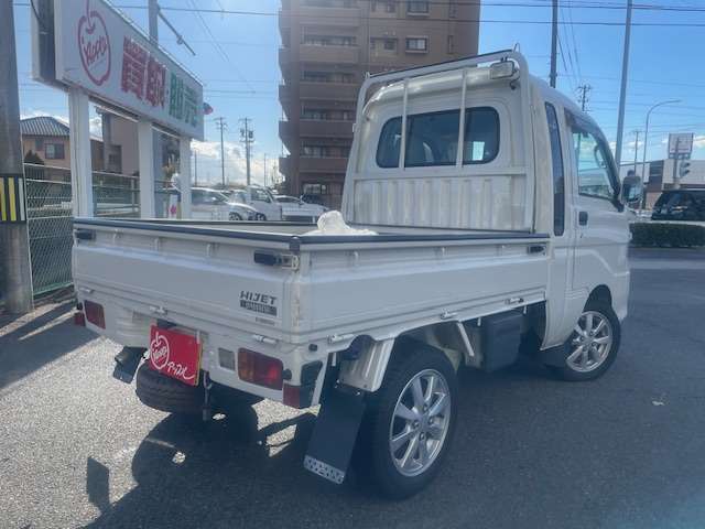 納車前には陸運局指定工場にて徹底した点検整備の後、納車致しますのでご安心下さい！専門のスタッフが点検整備、納車後のメンテナンスも十分可能です！