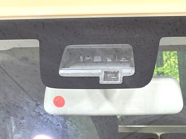 【スズキ　セーフティサポート】走行中に前方の車両等を認識し、衝突しそうな時は警報とブレーキで衝突回避と被害軽減をアシスト。より安全にドライブをお楽しみいただけます。