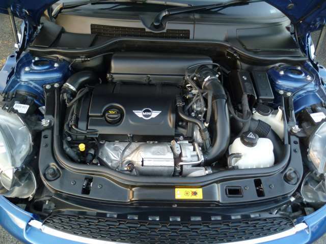 直列4気筒DOHC16バルブICターボ・出力 184ps（135kW）/5500rpm・トルク 24.5kg・m（240N・m）/1600ー5000rpm（カタログ値）