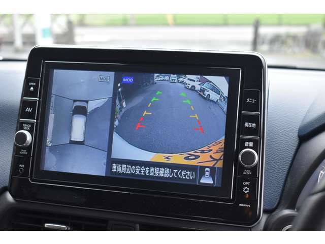全方位カメラ付きですので車庫入れも便利です