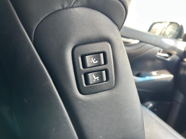 【運転席操作部】快適なドライブを楽しむための機能が装備されています！運転席から触れるので、使いやすいです！除菌プランいれていただくと、さらに清潔で安心していただけます！