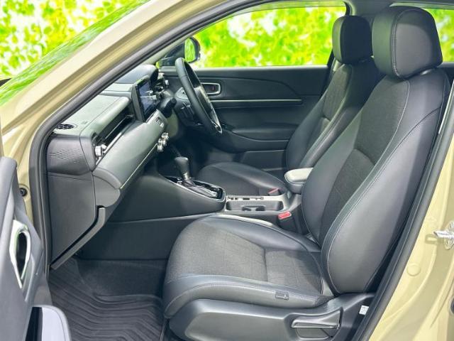 WECARSでは各商談席に大型モニターをご用意しております！見やすい大画面でゆったりと全国の在庫をご覧いただけます！是非ご来店お待ちしております！