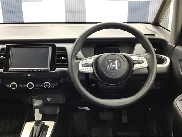 運転しやすいインパネ周りです！見やすいレイアウトで快適なドライブをサポートします！