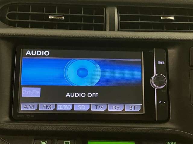 【ナビゲーション】いまや必須装備のナビゲーションを搭載！知らない場所でも目的地までしっかり案内してくれます。オーディオ機能も充実！キャンプや旅行はもちろん通勤や普段のドライブも楽しめます！