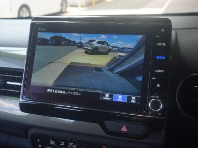 ◆バックカメラ◆リバースにするだけで映ります、後方の安全確認や、狭い駐車場での車庫入れ、雨の日や夜間など視界の悪い時に便利です！安全にバックする為には欠かせない装備です。