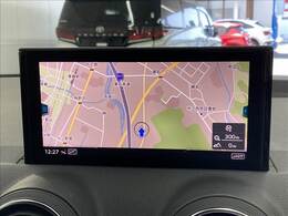 【純正ナビ】一体感のあるナビは、高級感ある車内を演出してくれます。Bluetooth再生などオーディオ機能も充実しておりますので、運転もより楽しめます♪