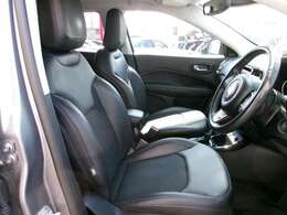 座面が広く運転しやすいシートです。