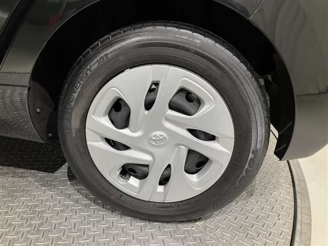 トヨタ純正スチールホイール付いております☆