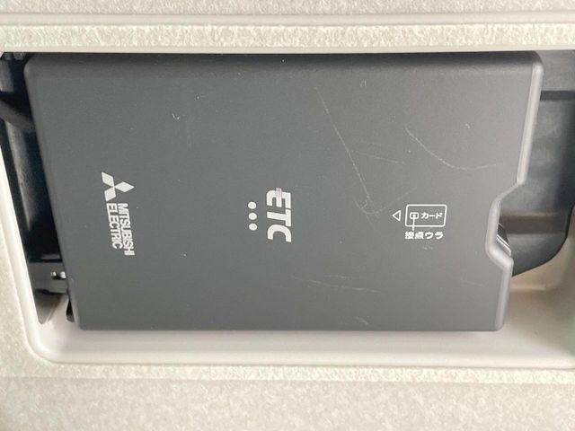 【ETC】高速道路の料金所をストレスなく通過！話題のスポットやサービスエリアに多い「スマートIC」利用時は必須のアイテムです。当店でセットアップを実施、ご納車当日からすぐにご利用いただけます！