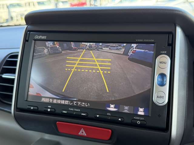 【バックカメラ】で駐車時に後方確認もできますので、大きな車の運転で不安な方も安心してお乗りいただけます♪