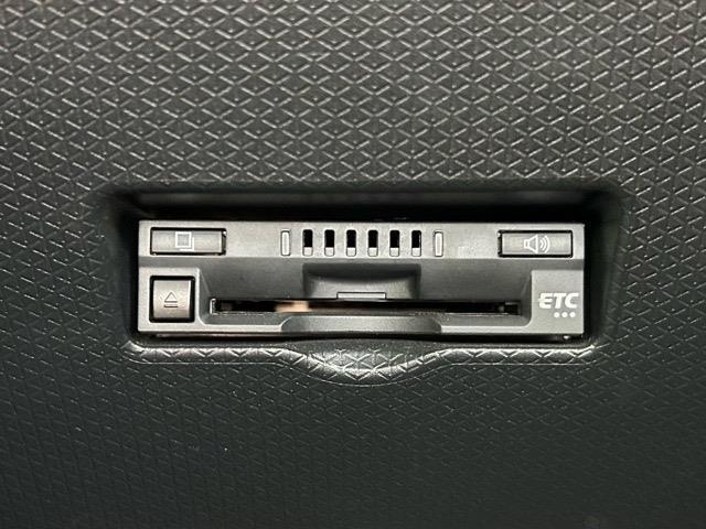 【ETC】ETCカードを挿せば料金所はノンストップ！！ETC割引も受けられるので、今の時代必須装備ですね！