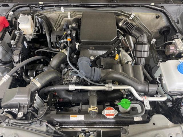 親切・丁寧な専門メカニックスタッフが応対！・車検・点検整備・事故等の修理などアフターサービスも安心。お車のカスタマイズもネクステージのサービススタッフまでご相談ください！