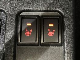 【シートヒーター】寒い日に重宝するシートヒーター！エアコンより早く温まってくれるので寒がりの人も安心ですね♪エアコンの温風は乾燥するから苦手、という方にもをおすすめです。