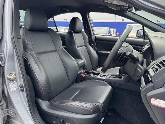 アイサイト・4WD・黒革シート・フルセグナビ・バックカメラ・DVD再生・Bluetooth・ETC・ステアシフト・シートヒーター・オートハイビーム・ACC・BSM・コーナーセンサー・フロアマット