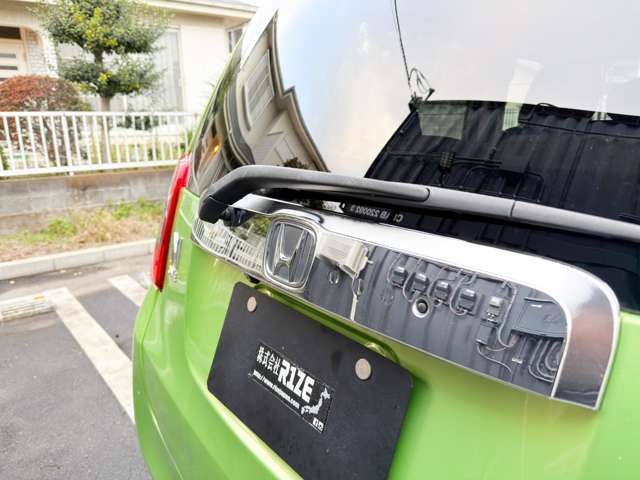 弊社は二輪車の販売も行っております。原付から大型二輪まで対応可能。常時数台在庫もしておりますのでバイク好きのお客様ウェルカムです♪