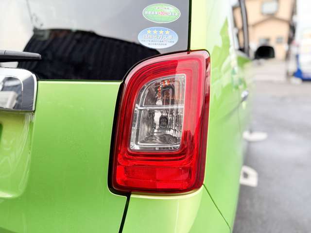 自動車でお越しになる場合は　ナビで　神奈川県厚木市岡田4-21-1　を検索　オシャレなブラックのコンテナが4棟並んでいる新築のガレージになります。シャッターもありますのでセキュリティーもバッチリです。