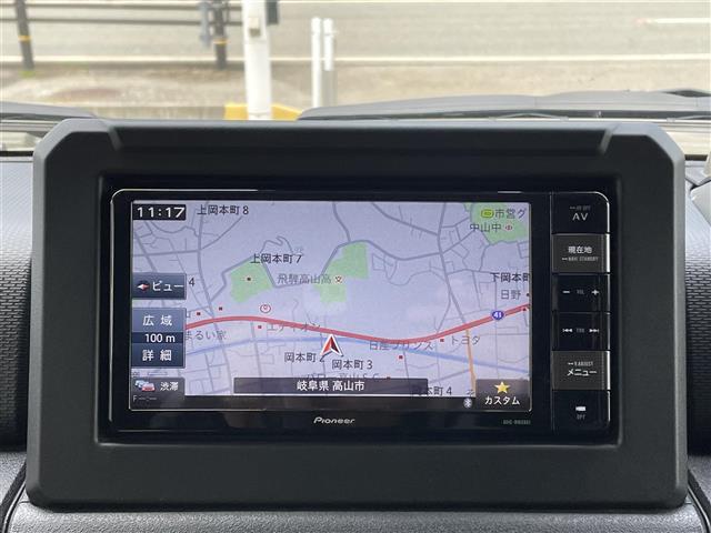 こちらカーナビの写真になります。一通りの装備はついてます。動作確認済みです。詳しい機能に関しましては装備欄を確認ください。ドライブには必須の装備ですよね。個人差はありますが、音の臨場感が素晴らしです！