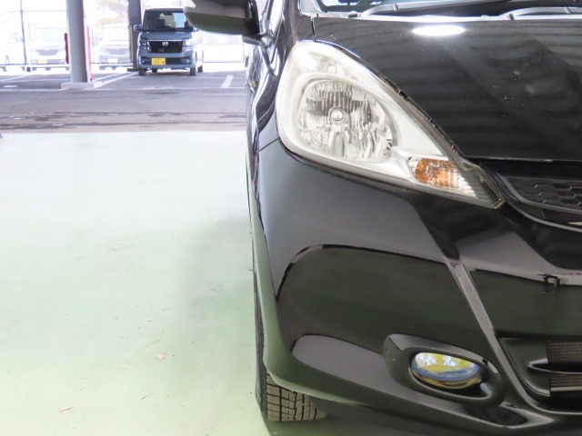 広びろとした視界が運転にゆとりを広げます