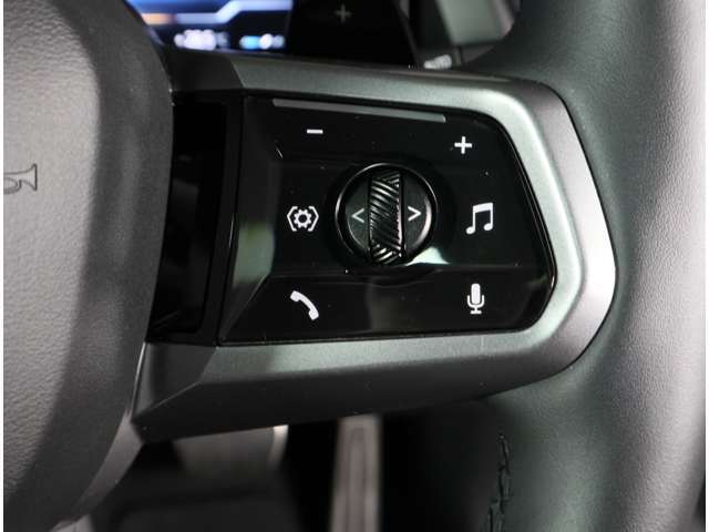 プレミアムセレクション2年保証のお車は2年延長保証にご加入頂けます。プレミアムセレクション2年保証からさら最大2年間、合計4年間の保証をお受け頂けます。対象箇所の不具合は無償修理をご提供致します。