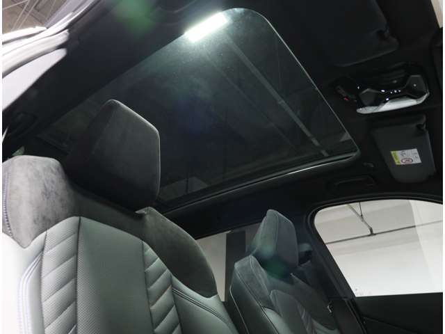 在庫車両はストックヤードにも保管中ですので、ご来店の際には事前にご連絡をいただけますとスムーズにご案内が可能です。また、在庫確認の上、ご来店くださいませ。ご試乗はご契約時の最終確認のみ承っております。