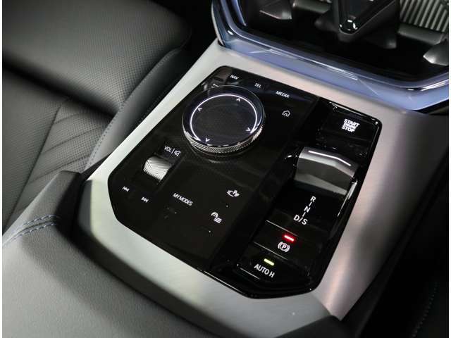 BMW認定中古車は360°チェックリストに従い徹底的にチェック。エンジンやトランスミッション、電気系統やコンピュータ・システムなどを詳細に点検。交換基準に達した部品は整備した後にご納車いたします。