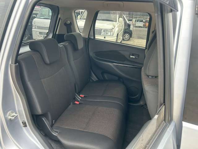 後席5：5分割可倒シート☆フラットラゲッジスペース☆後席5：5分割スライド＆リクライニングシート☆