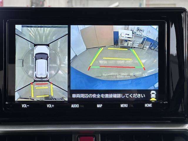 パノラミックビューモニターシステムが付いているので車の上から見た映像が確認できますよ。　一目で車両周辺の情報を確認できますが、直接安全をご確認下さい。