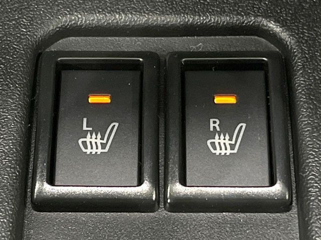 【シートヒーター】寒い日に重宝するシートヒーター！エアコンより早く温まってくれるので寒がりの人も安心ですね♪エアコンの温風は乾燥するから苦手、という方にもをおすすめです。
