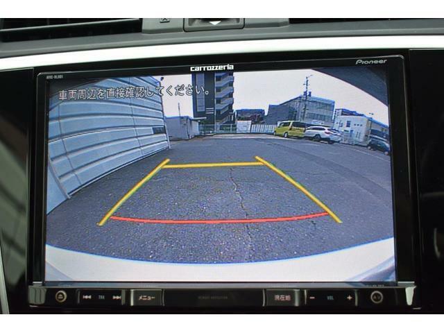 車内の人や荷物で後方視界が悪い時に、後方映像をしっかり表示。バックや駐車時も安心です。