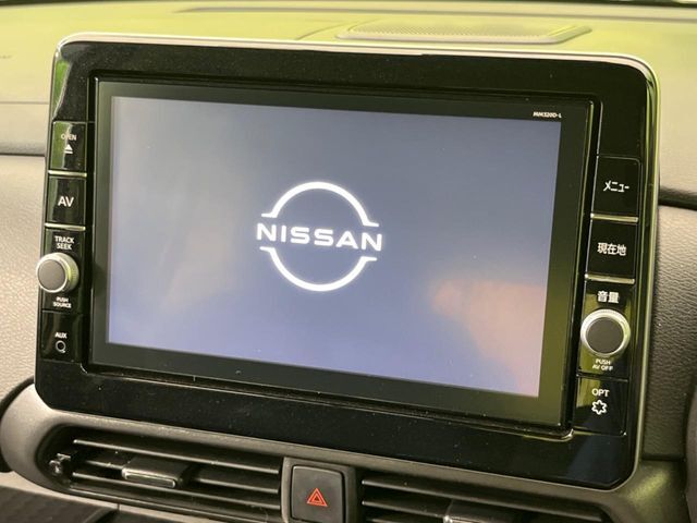 【純正9型ナビ】人気の純正ナビを装備。オーディオ機能も充実しており、Bluetooth接続すればお持ちのスマホやMP3プレイヤーの音楽を再生可能！毎日の運転がさらに楽しくなります！！
