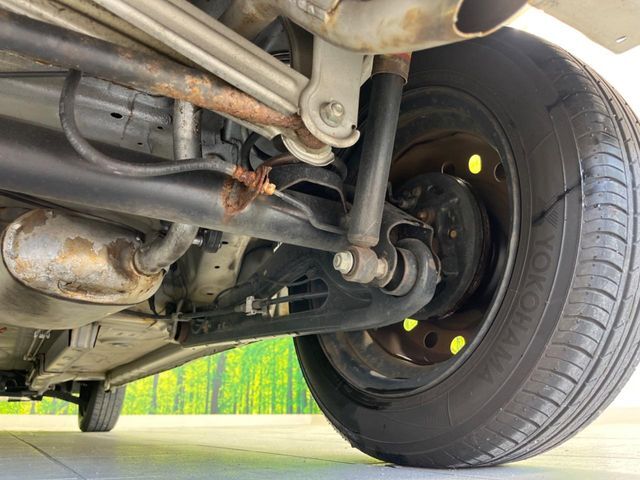 お車を安心してお乗りいただく為には、足回りの定期点検が欠かせません。サービスサポート（有償保証）では無料点検もご提供しており、安心のカーライフをお過ごしいただけるサポート体制が整っています。